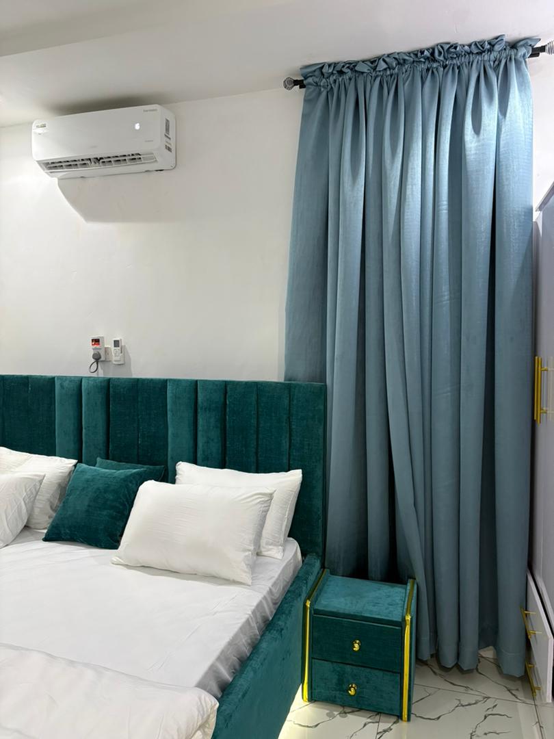Sea Room bed close